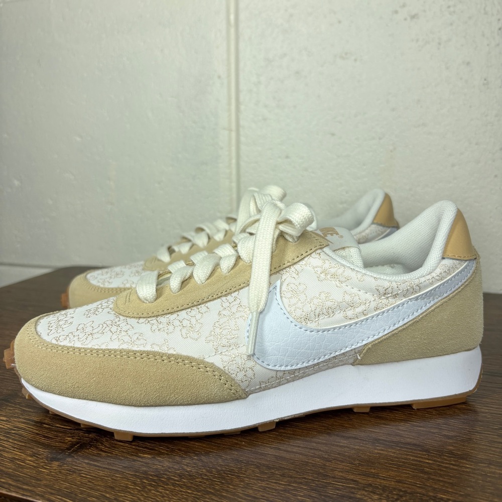 Nike Daybreak Suede Floral Embroidered Fabric Sneakers Size 5.5 Beige White - Picture 6 of 10